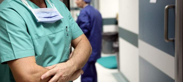 Γιατρός στο ΚΑΤ ζήτησε «φακελάκι» 1.000 ευρώ για να κάνει χειρουργική επέμβαση